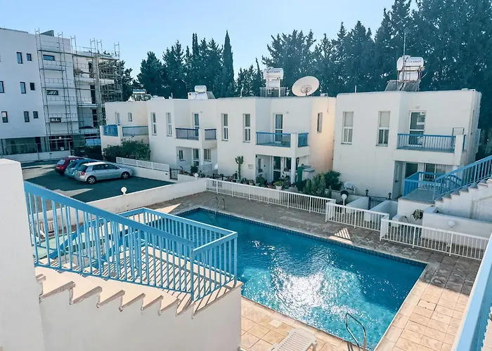 Lavi\'S Haven 2B, Paphos, Pool